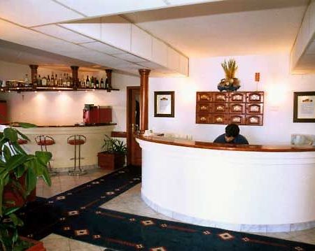 Brams Es Hotel Skopje Ngoại thất bức ảnh
